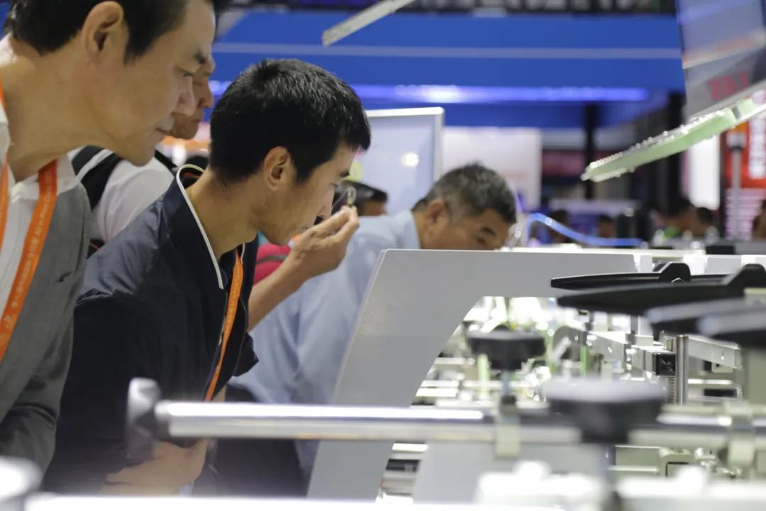 4����������Ԥ�ڣ�6t����ȫӡչԲ��лĻ